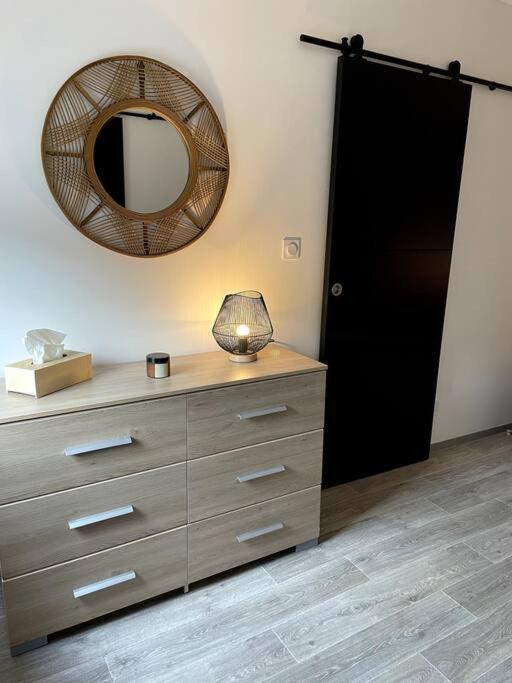 Bel Appartement Sur Cour Plein Centre Ville Et Parking Moulins  Luaran gambar